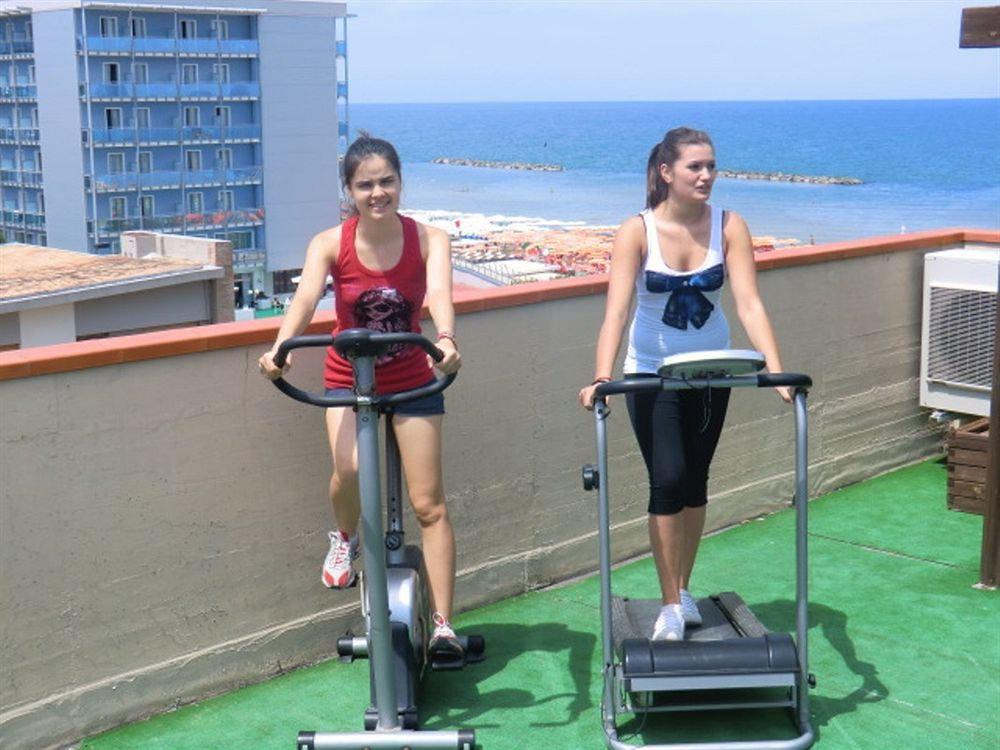 Rivazzurra Hotel Pesaro Bagian luar foto